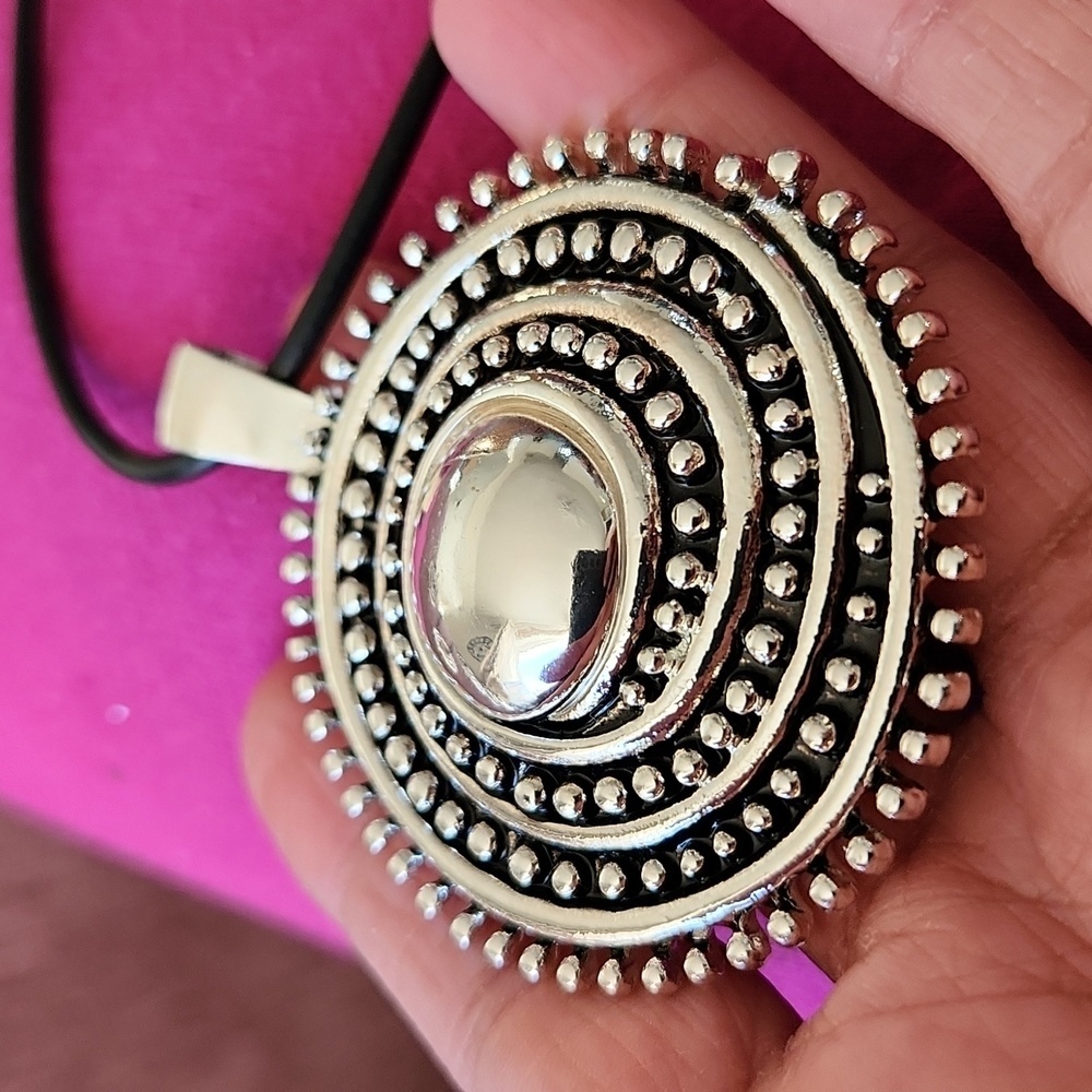 Traditional Beautiful Oxidized Silver Leather  Strap Necklace - Picture 9 of 13